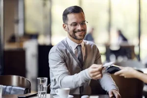 Migliori carte di credito per chi inizia senza storia creditizia in Italia